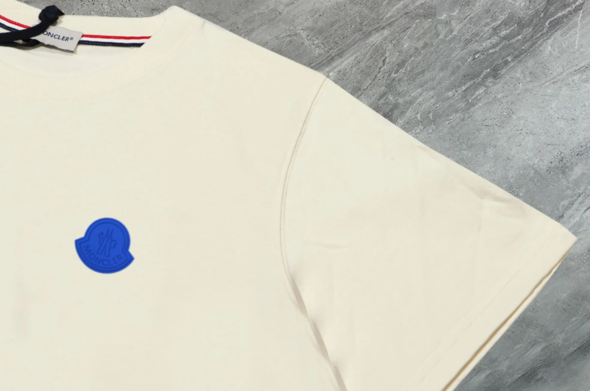 》 《Moncler~ 》2025New Arrival Quality T , Versatile Quality ！ ‼ 32 250G ‼ ， ， ， ， T 🤪 Sizes：S-M-L-XL-2XL ：Black，White， Same Style